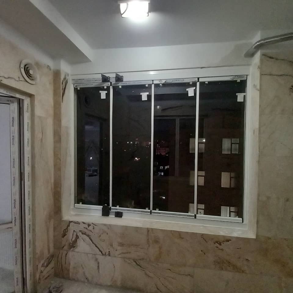 شیشه ریلی تاشو